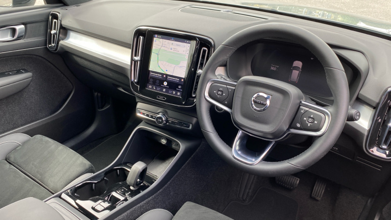 Volvo XC40 2.0 B3P Plus Dark 5dr Auto Petrol Estate